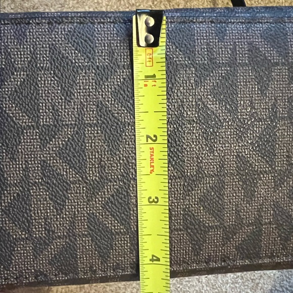 Like New Michael Kors Satchel - Picture 14 of 16
